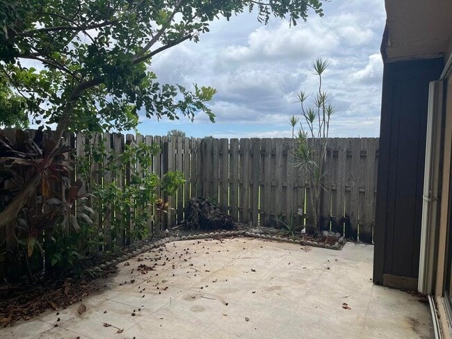 Building Photo - 4803 Waterview Cir