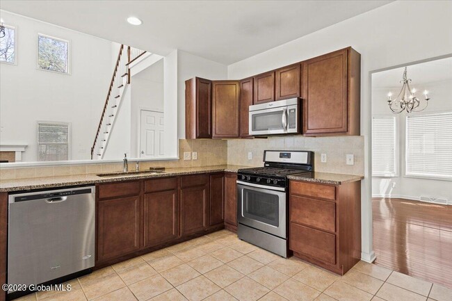 Building Photo - 1 Woodbridge Ct