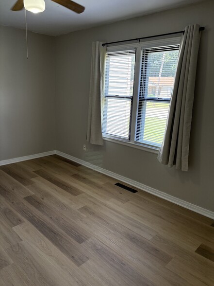 Building Photo - 223 Turkle Ave