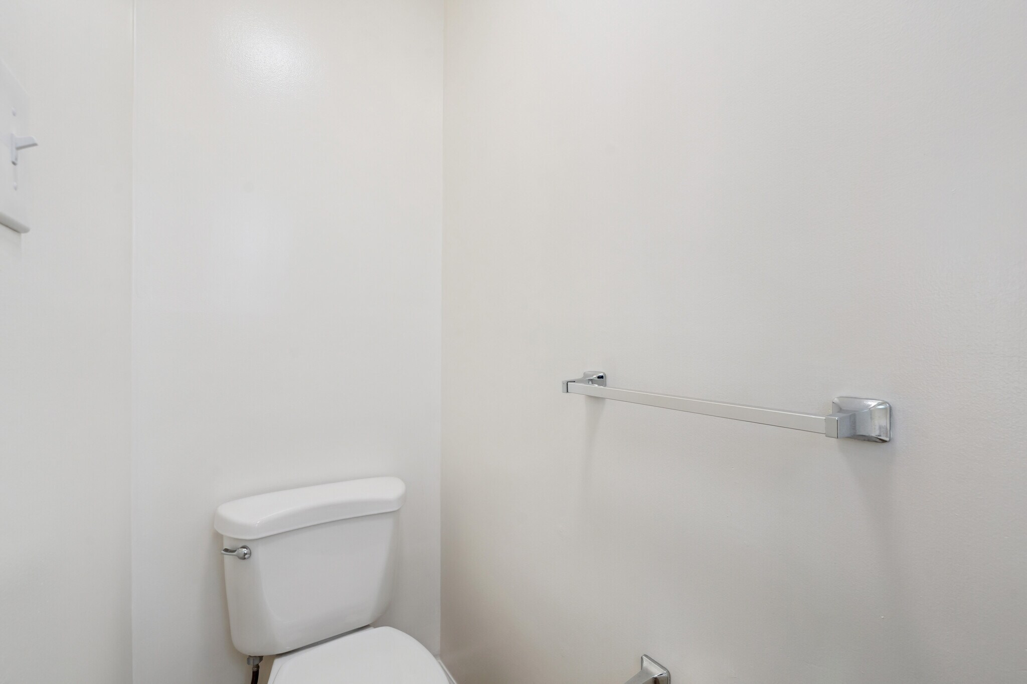 Building Photo - 5541 Highland Ave