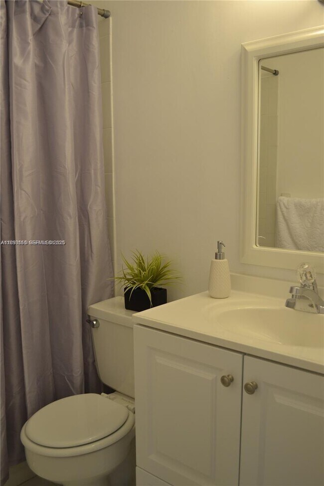 Building Photo - 2451 Brickell Ave