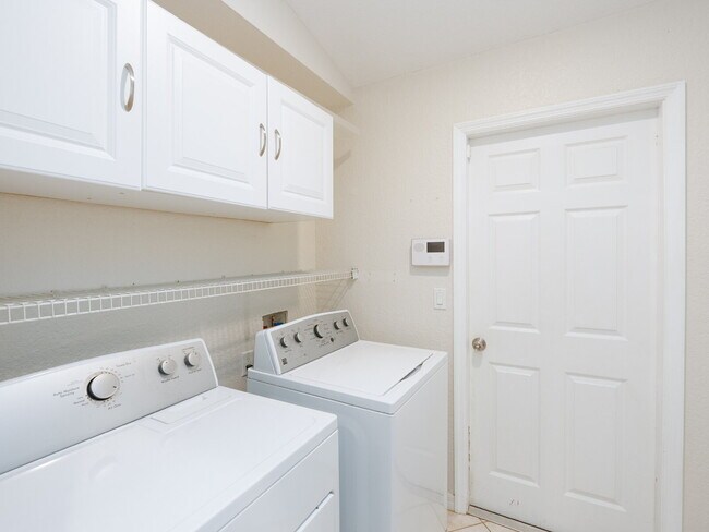 Building Photo - ZERO DEPOSIT MOVE-IN AVAILABLE ????