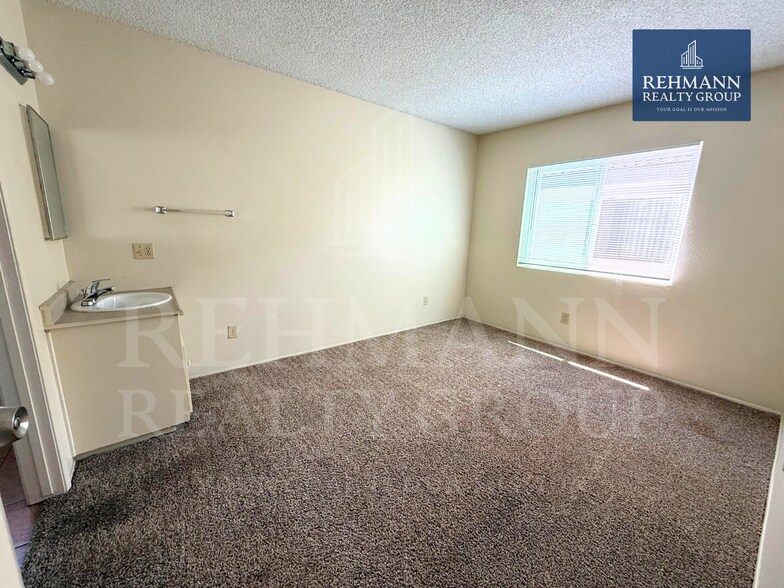 Building Photo - 3784 Arnold Ave