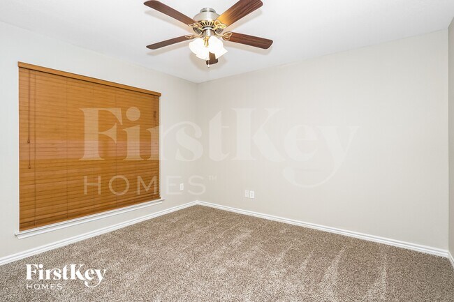 Building Photo - 146 Springtree St