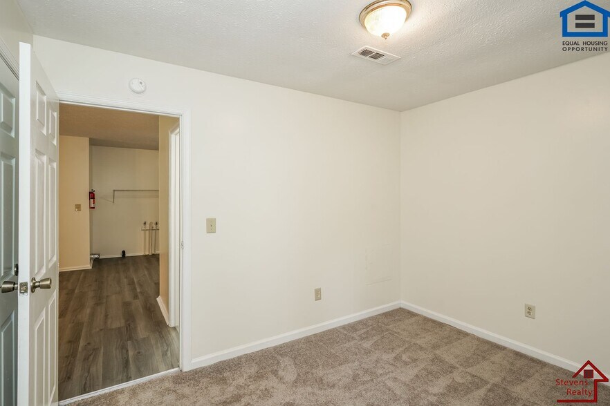Building Photo - 174 Bybee Woods Dr