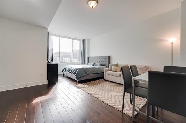 Building Photo - 1100 Maxwell Ln