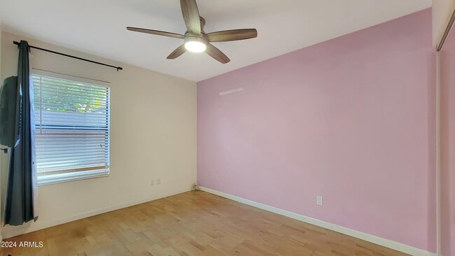 Building Photo - 8817 E Dahlia Dr