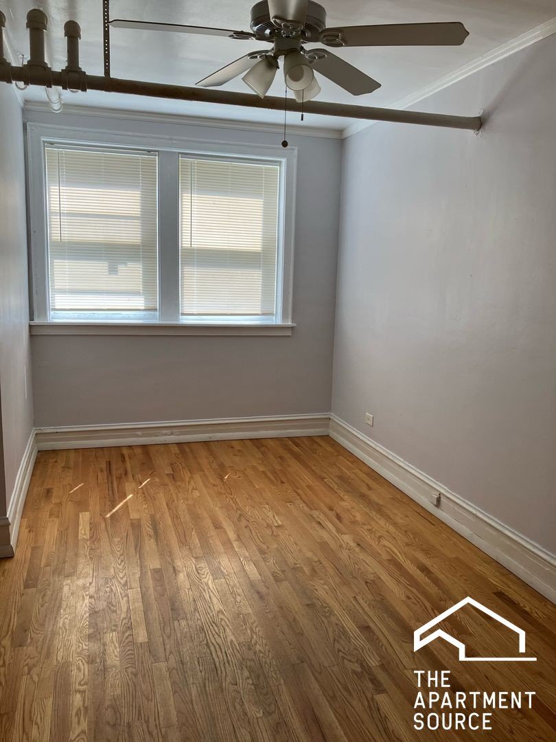 Building Photo - 4828.5 W Addison St