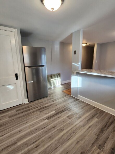 Building Photo - 134 Fowler Ave Ext