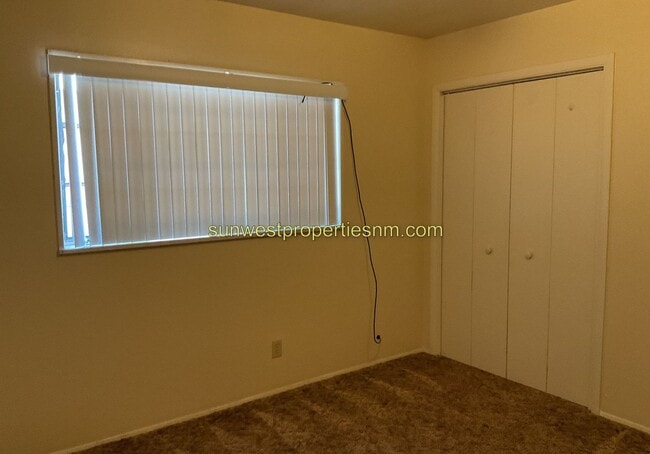 Building Photo - 2 Bedroom, 1 Bath