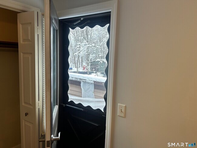 Building Photo - 151 Wynwood Dr