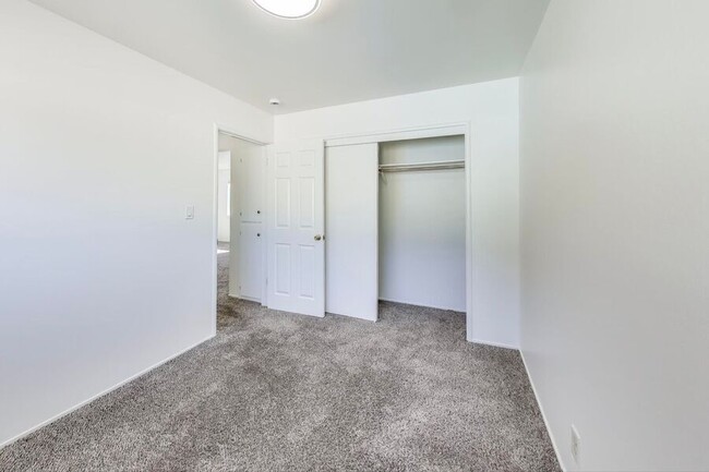 Building Photo - Spacious 2 Bed 1 Bath in San Leandro!