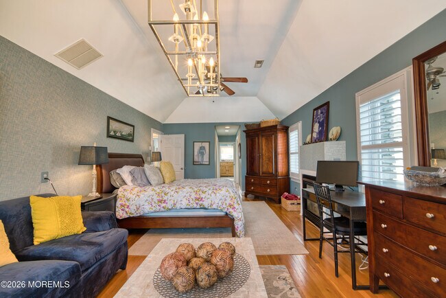 Building Photo - 1210 3rd Ave