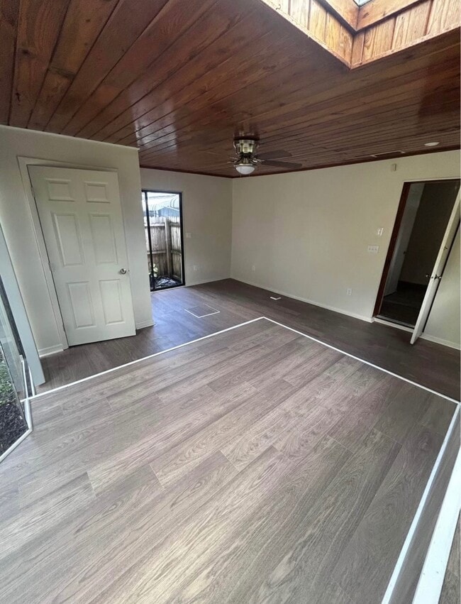 Building Photo - 5731 Mitchell Ct