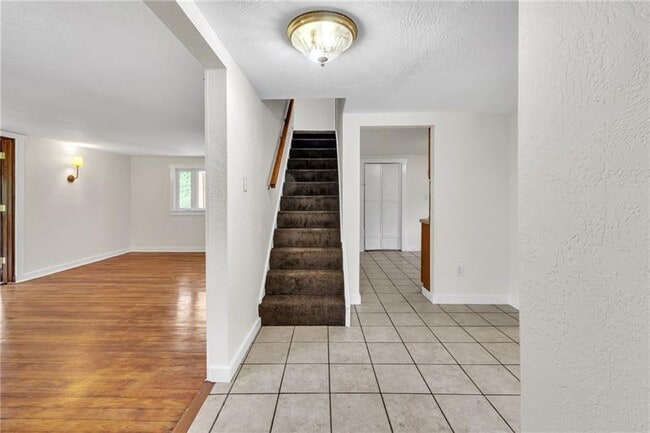 Building Photo - 116 Purvis Ln
