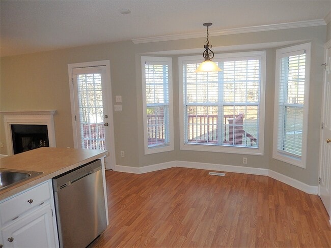 Building Photo - 1215 Delham Rd