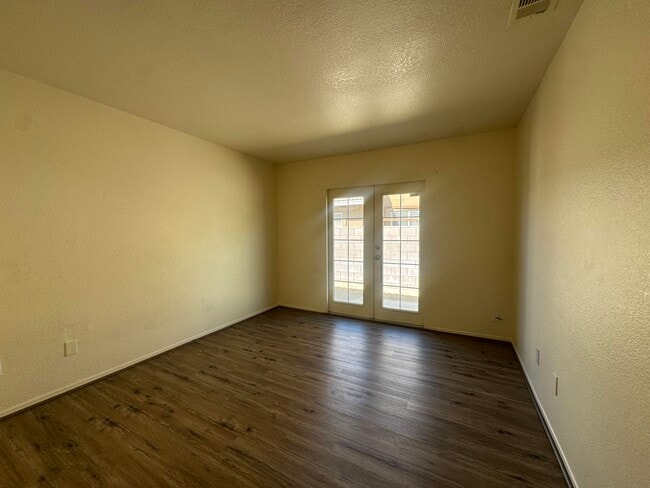 Building Photo - 45270 Sunbrook Ln