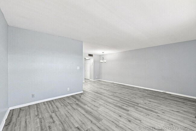 Building Photo - 2404 Antigua Cir
