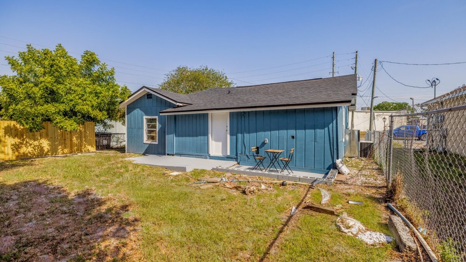 Building Photo - 1610 N Goldenrod Rd