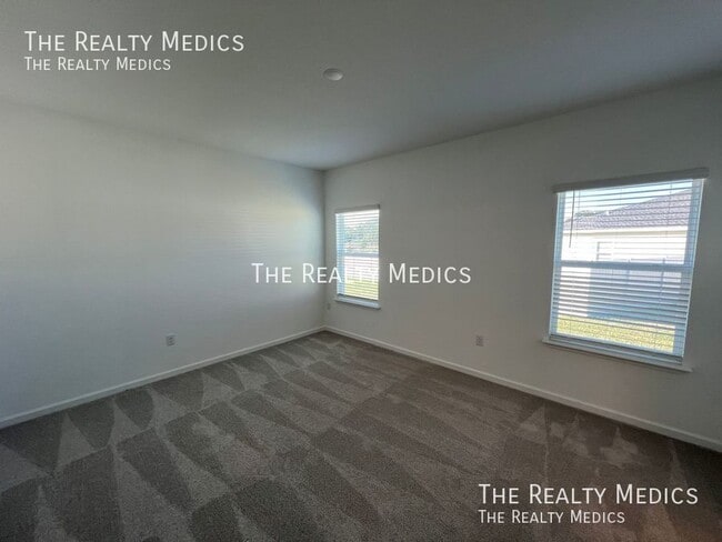 Building Photo - 9301 SW 58th Cir