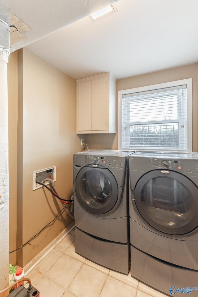 Building Photo - 1116 Tyler Rd NW