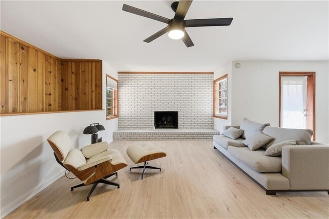 Building Photo - 3457 Springside Dr