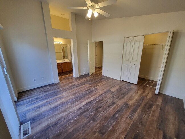 Building Photo - 1240 Shadowridge Dr
