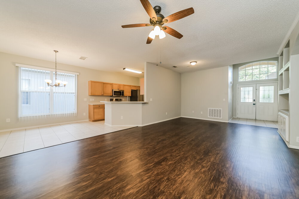 Building Photo - 1136 Cherry Valley Way