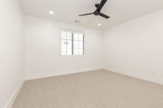 Building Photo - Brand New 6 Bed 4 Bath Rental with pool Near Sand Hollow!