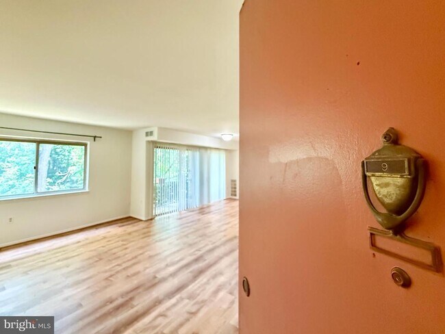 Building Photo - 12204 Braxfield Ct