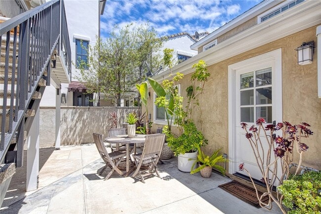 Building Photo - 705 Larkspur Ave