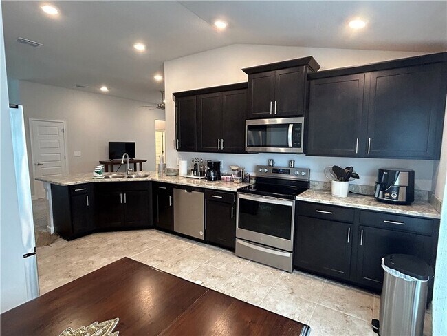 Building Photo - 5253 Vespera St