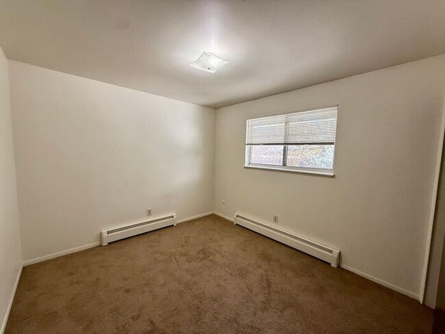 Building Photo - 2 Bed, 1.5 Bath Duplex for Rent in Fort Collins!