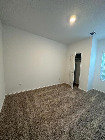 Building Photo - 358 Mica Trl