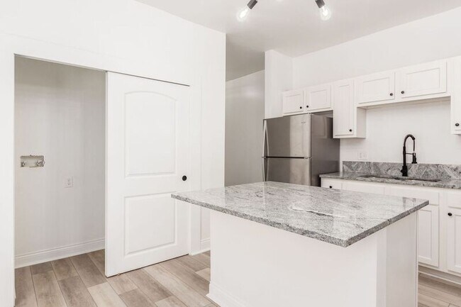 Building Photo - 58 N 20th St