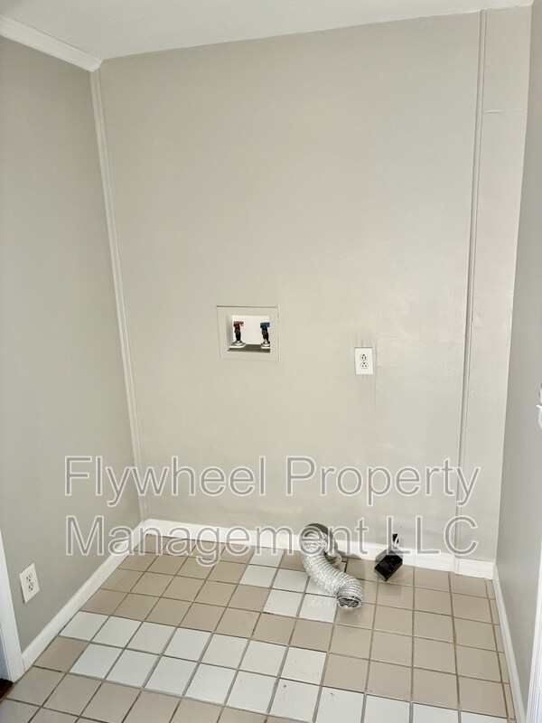 Building Photo - 81 Elberta St