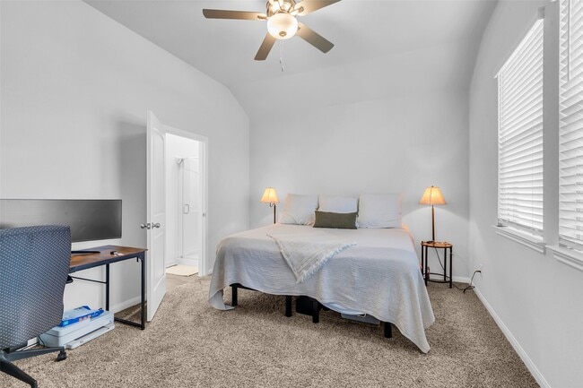 Building Photo - 740 Brown Rd