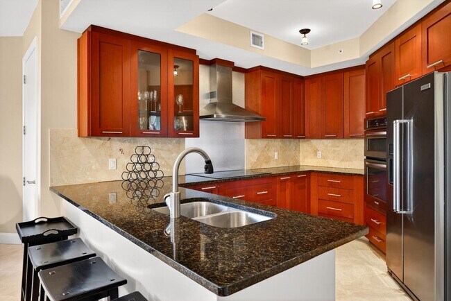 Building Photo - 2409 N Ocean Blvd