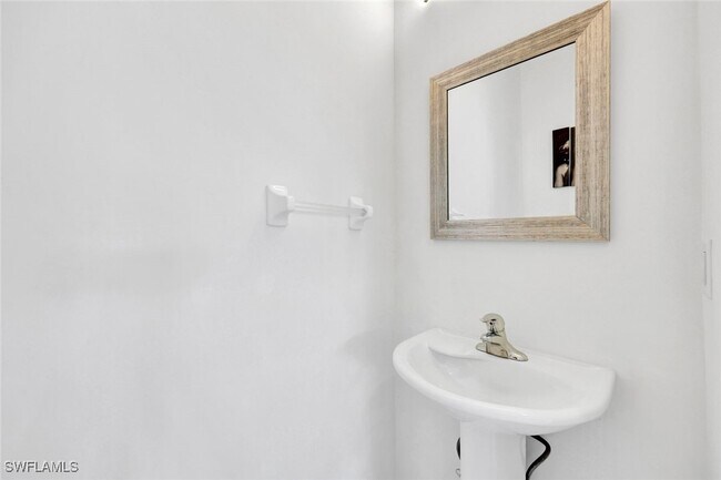 Building Photo - 1088 Oxford Ln