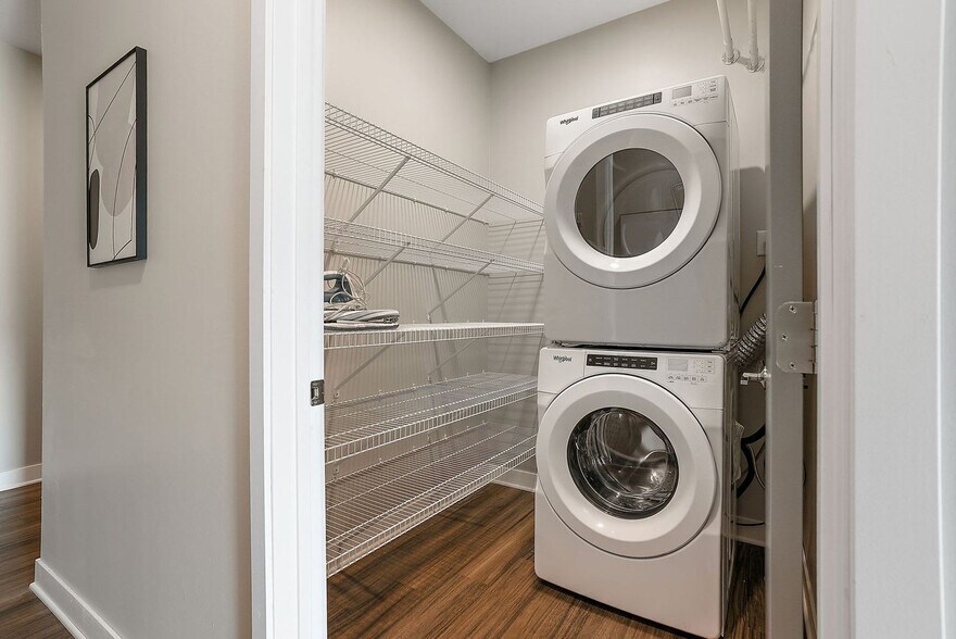 Building Photo - 1410 Nicollet Ave