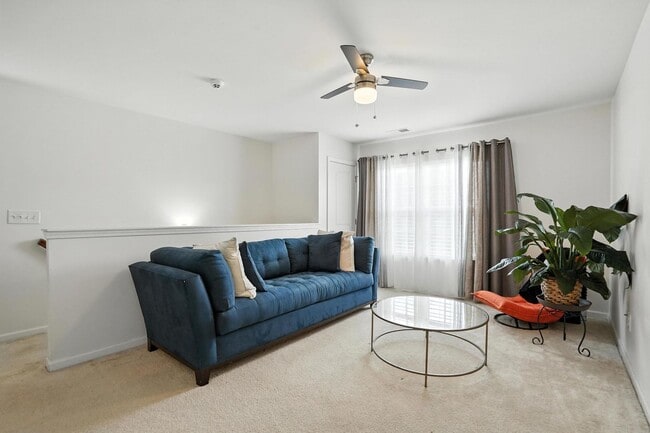 Building Photo - Beautifully Maintained 3-Bedroom Home with...