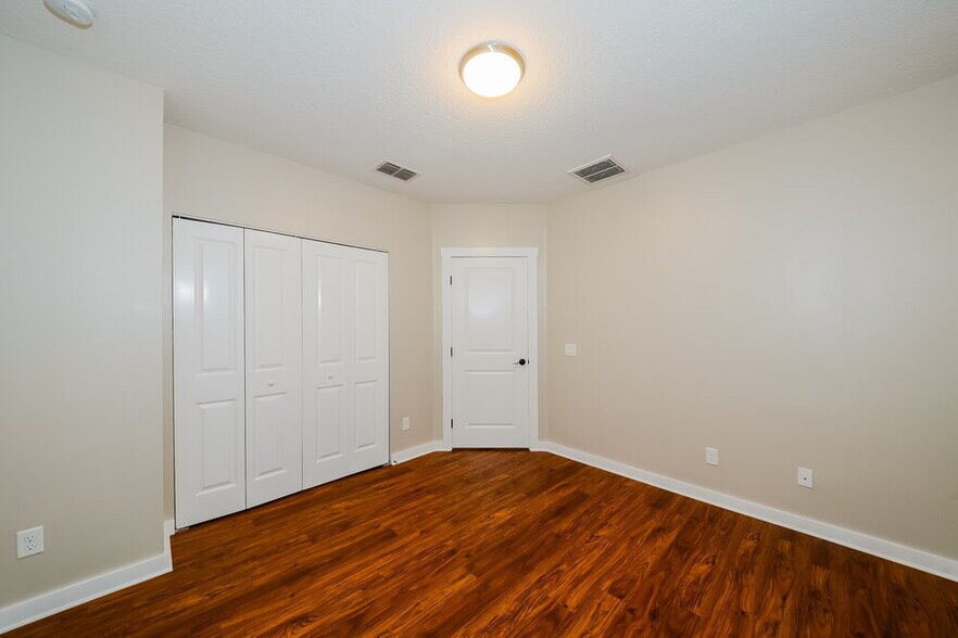 Building Photo - 11826 Forest Park Cir