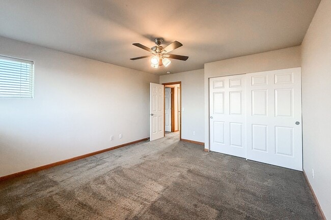 Building Photo - Beautiful 4-Bedroom Townhome in South Richland