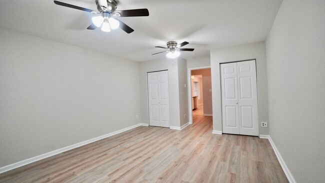 Building Photo - 105 Foxbriar St
