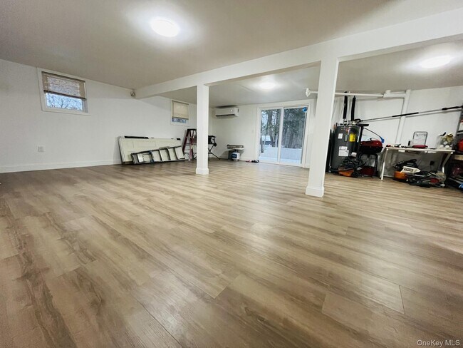 Building Photo - 19 Cedar Ln