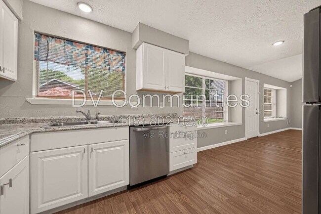 Building Photo - 5041 E Ridge Creek Dr