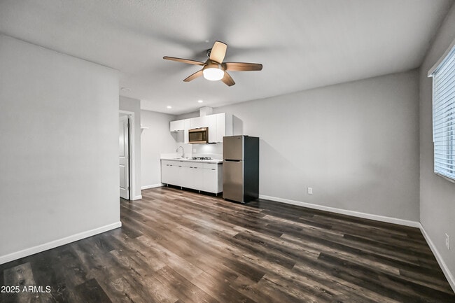 Building Photo - 3025 N 32nd St