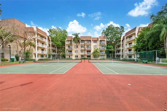 Building Photo - 9301 SW 92nd Ave