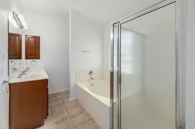 Building Photo - 1109 Fossil Cove