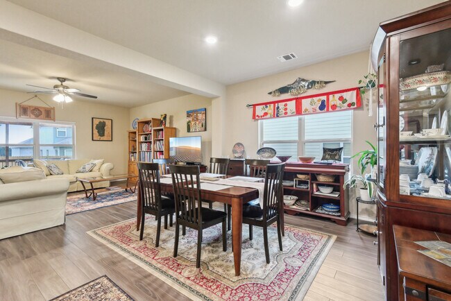 Building Photo - 513 Chelson Hunt